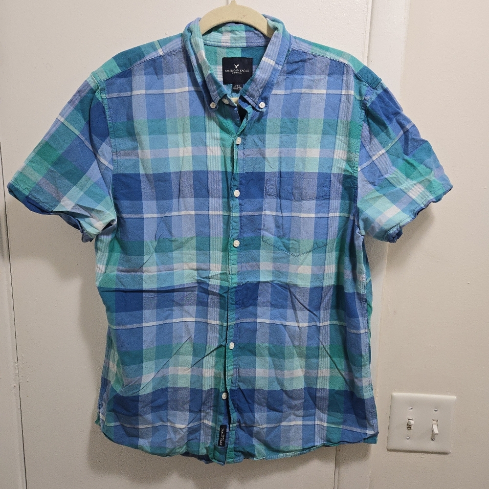 American Eagle Button Up